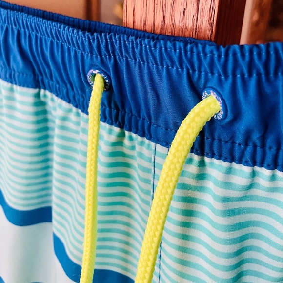 Vineyard Vines premium swim trunks pickets 6.5” inseam SZ L blue turquoise - Picture 6 of 11